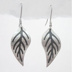Steelx ER130 Steel Leaf w/Black Vein Earrings